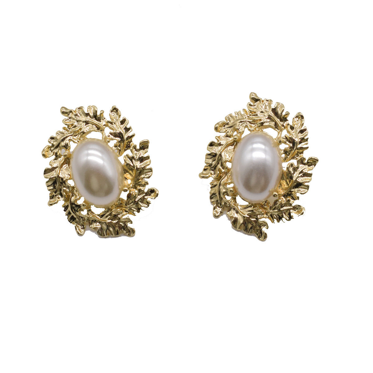 Three-dimensional Flower Earrings Inlaid With  Pearl Material