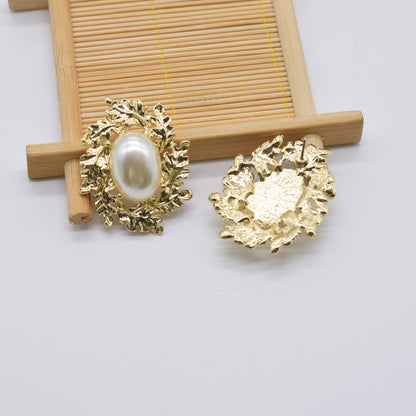 Three-dimensional Flower Earrings Inlaid With  Pearl Material