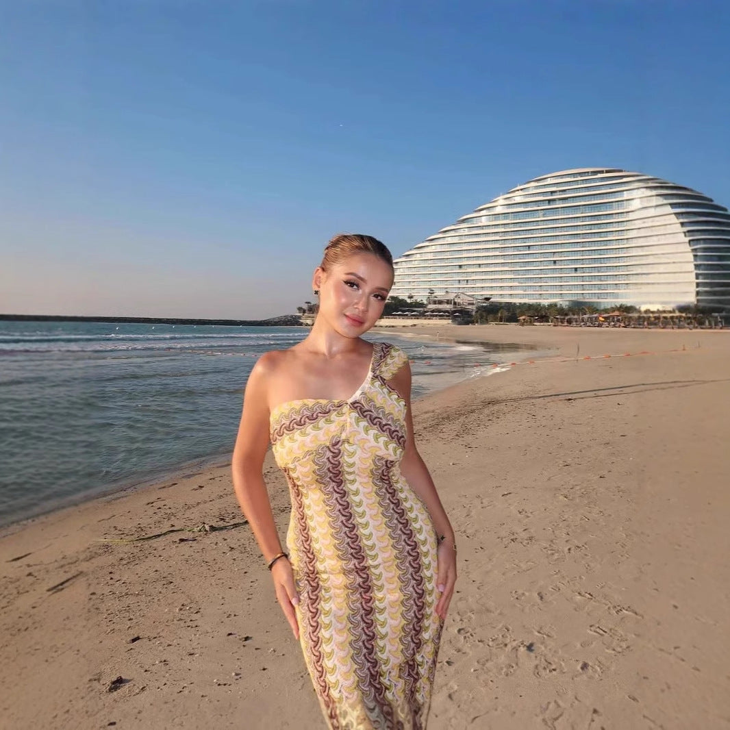 Lace Slim-fit Oblique Shoulder Beach Holiday Dress