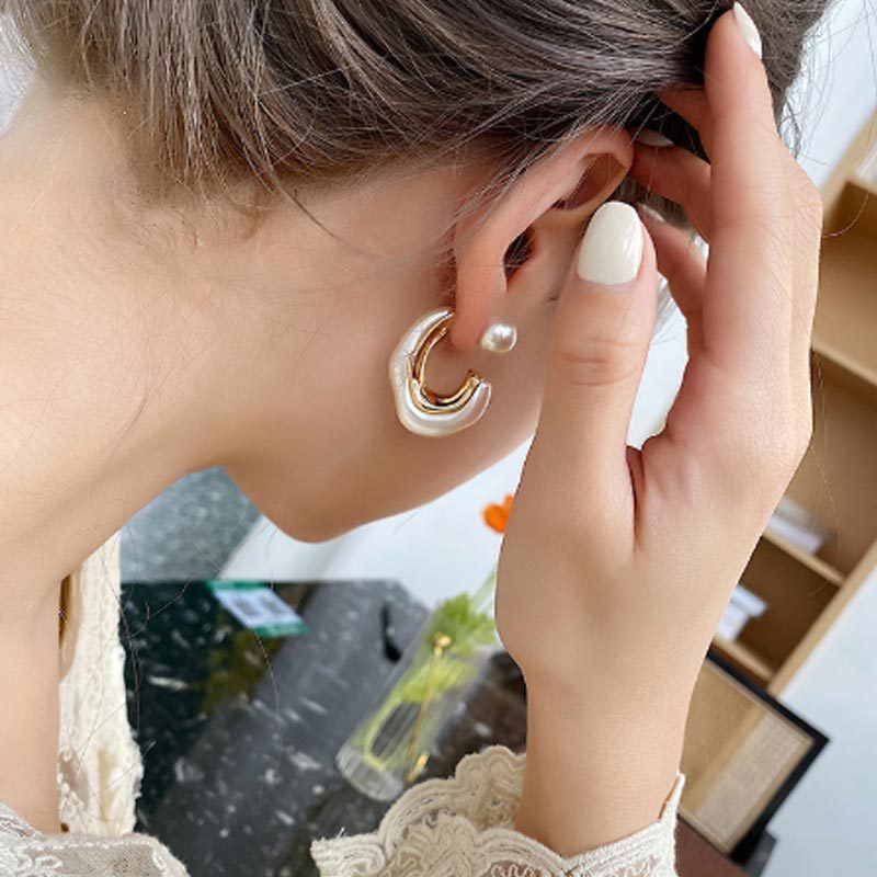 Fashion And Irregular Design Cold Wind And Simple Temperament Earrings