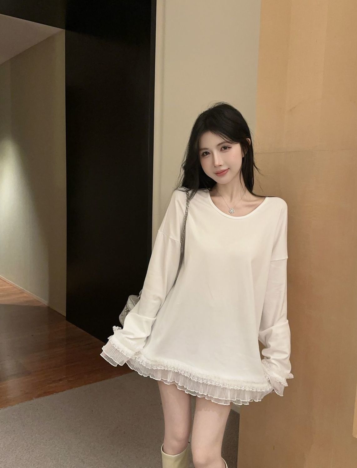 Korean Style Sweet Lace Hemline Stitching Dralon Long Sleeve Top